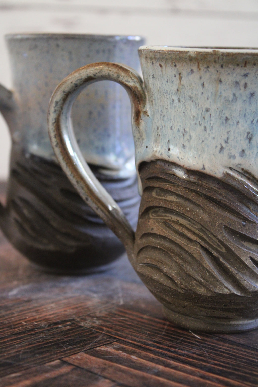 Snowy Wave Carved Mugs