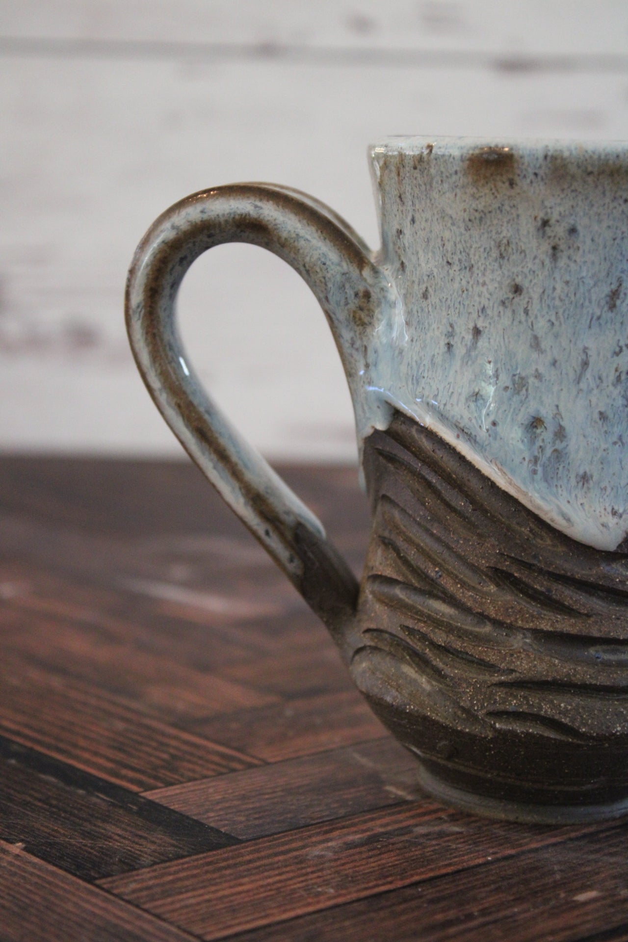 Snowy Wave Carved Mugs