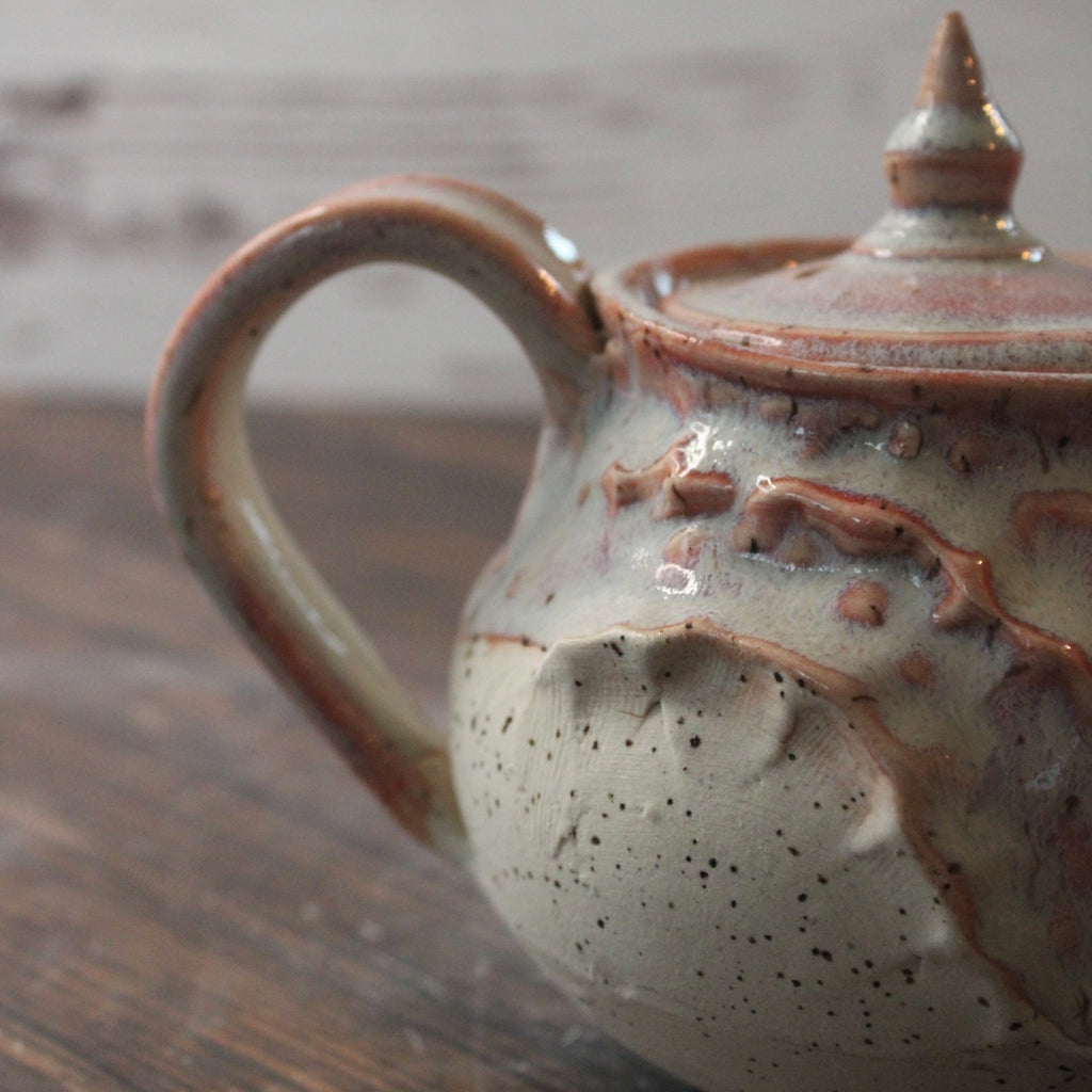 Personal Kimchi Wave Tea Pot