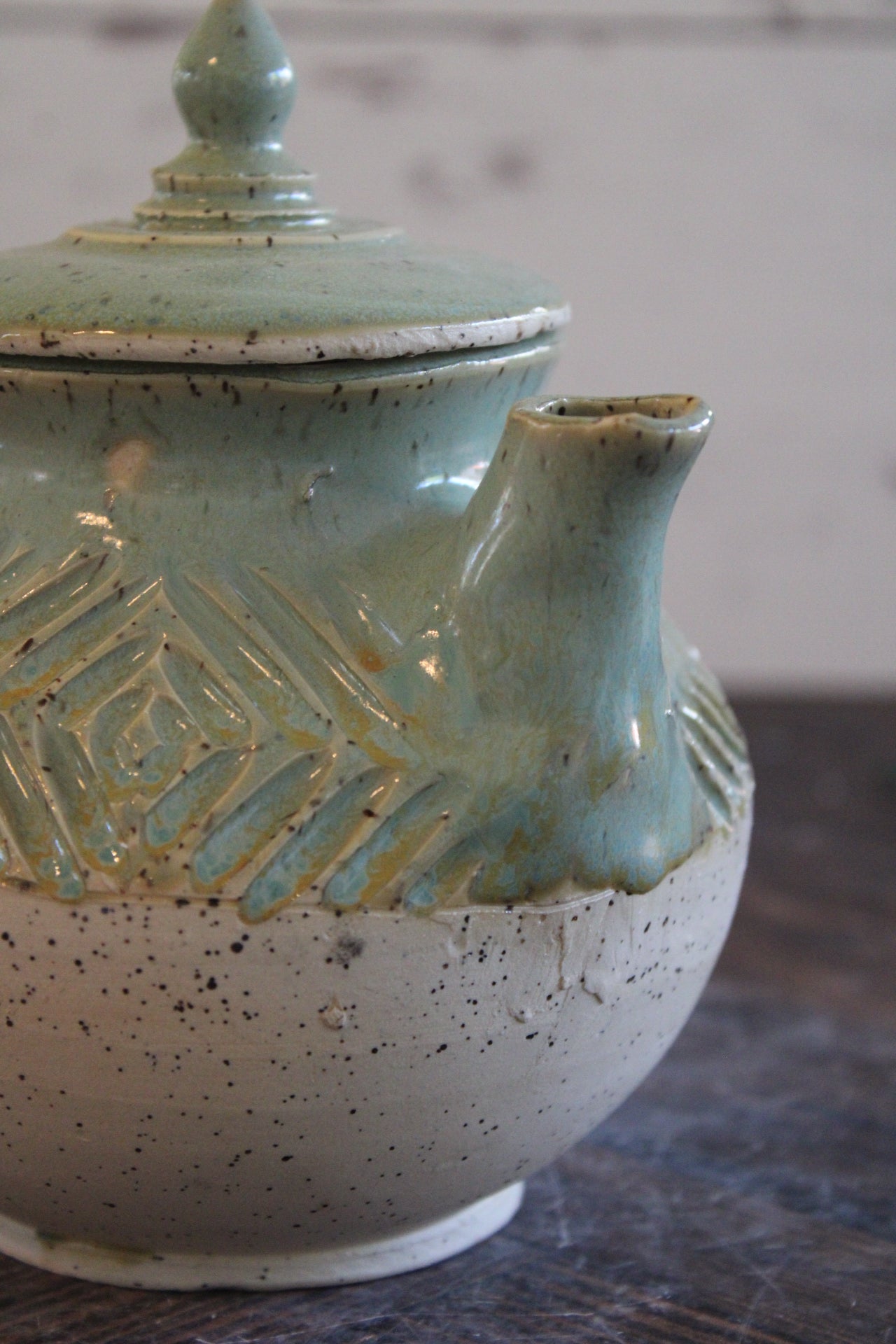 Sea Foam Criss Cross Tea Pot