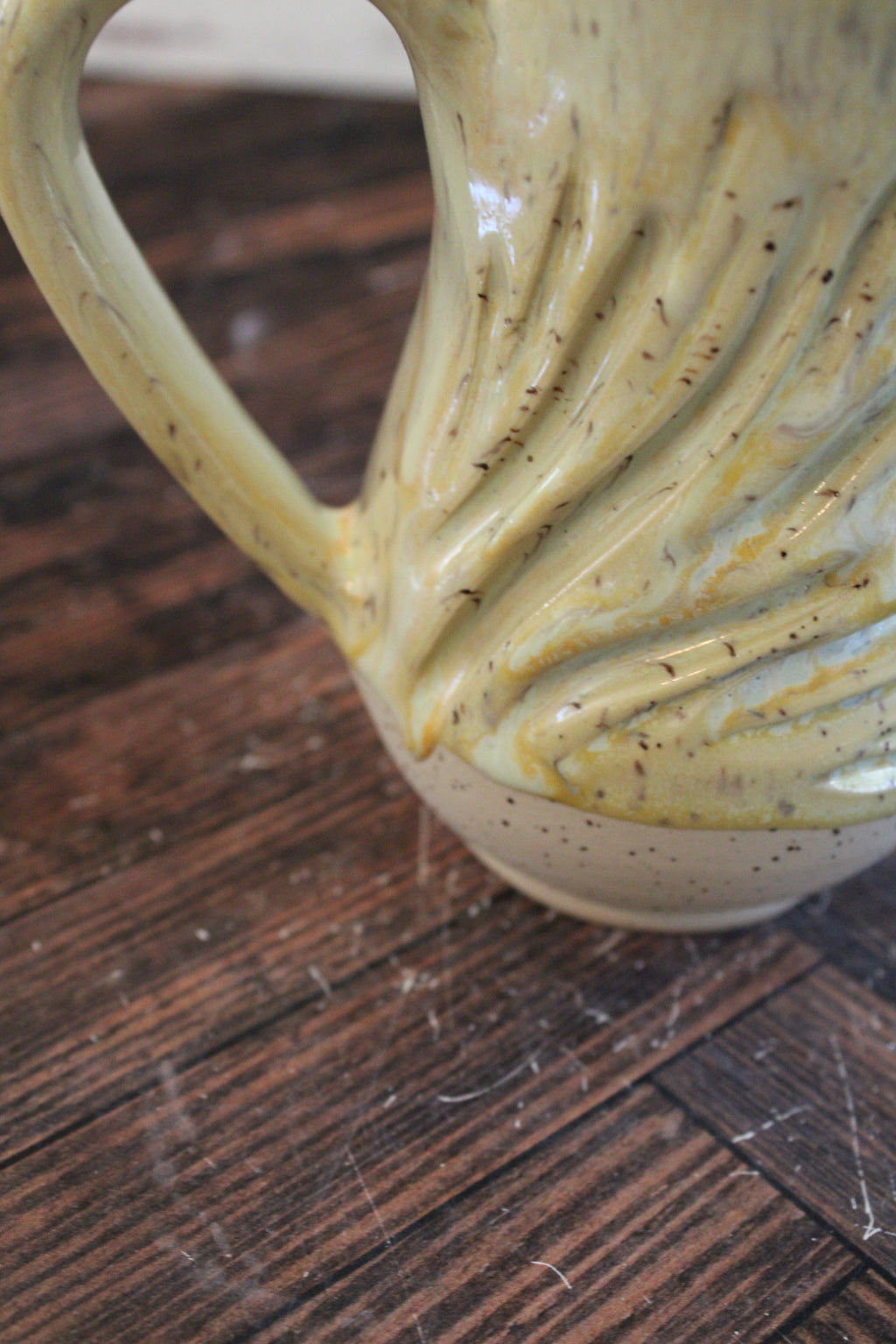 Canary Wave Lines Mug