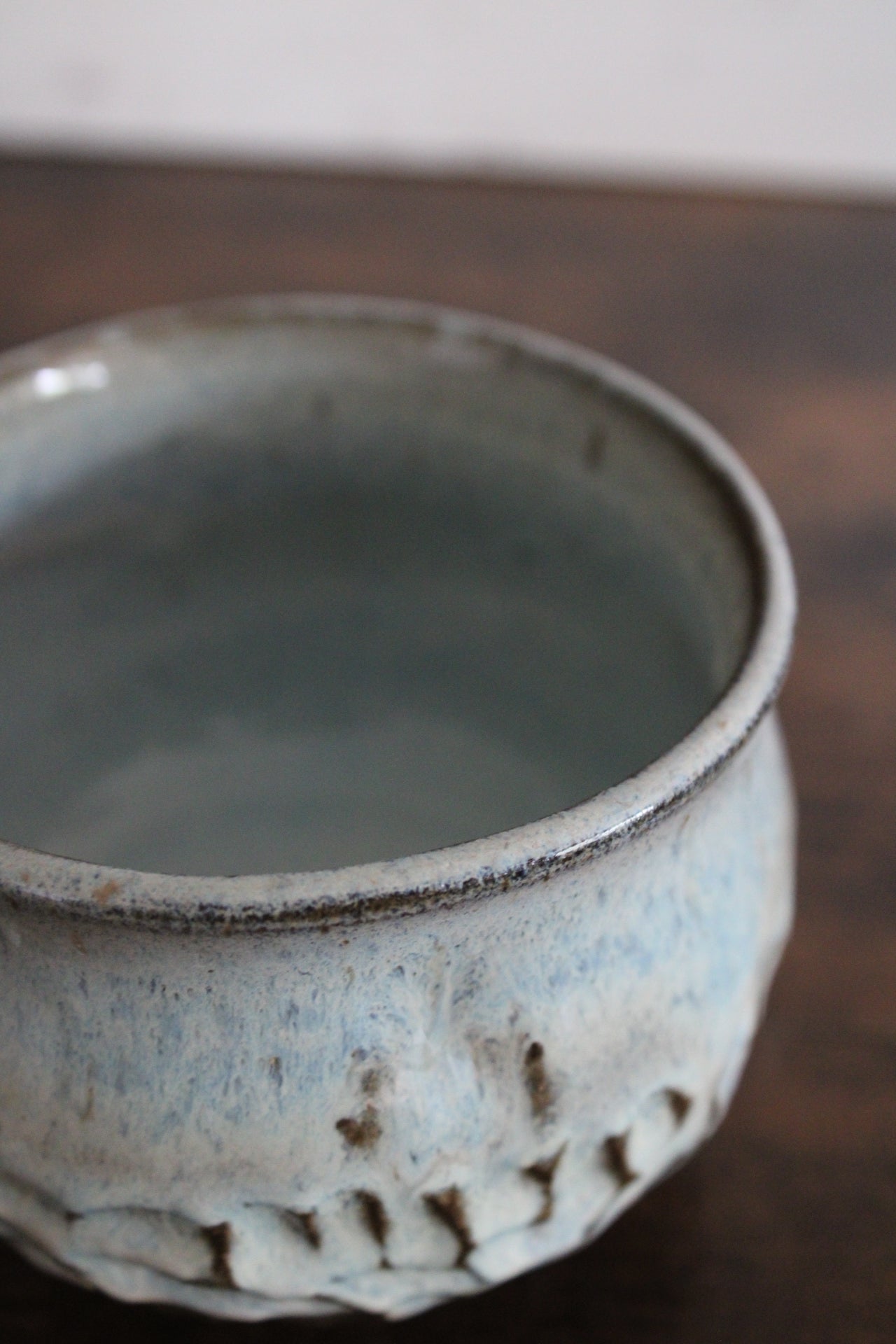 Snowy on the Rocks Tea Bowl