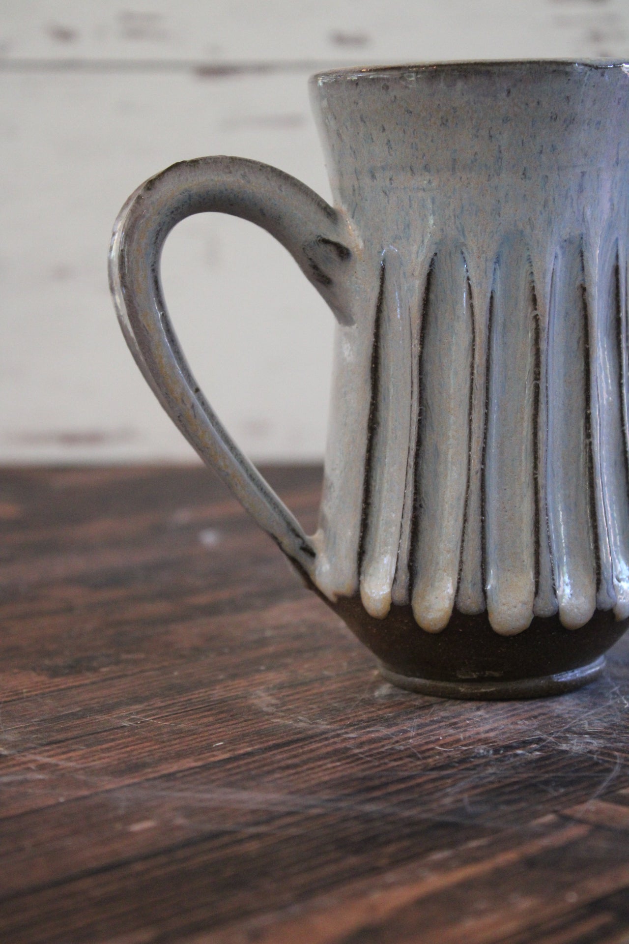 Snowy Thick Lines Carved Mug