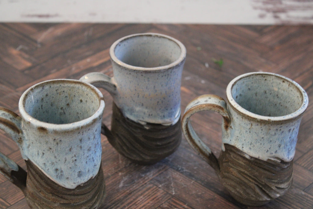 Snowy Wave Carved Mugs