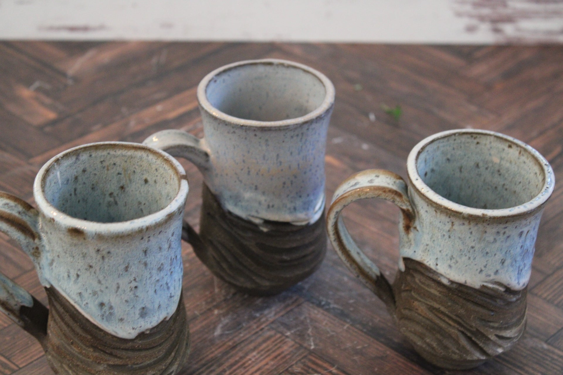 Snowy Wave Carved Mugs