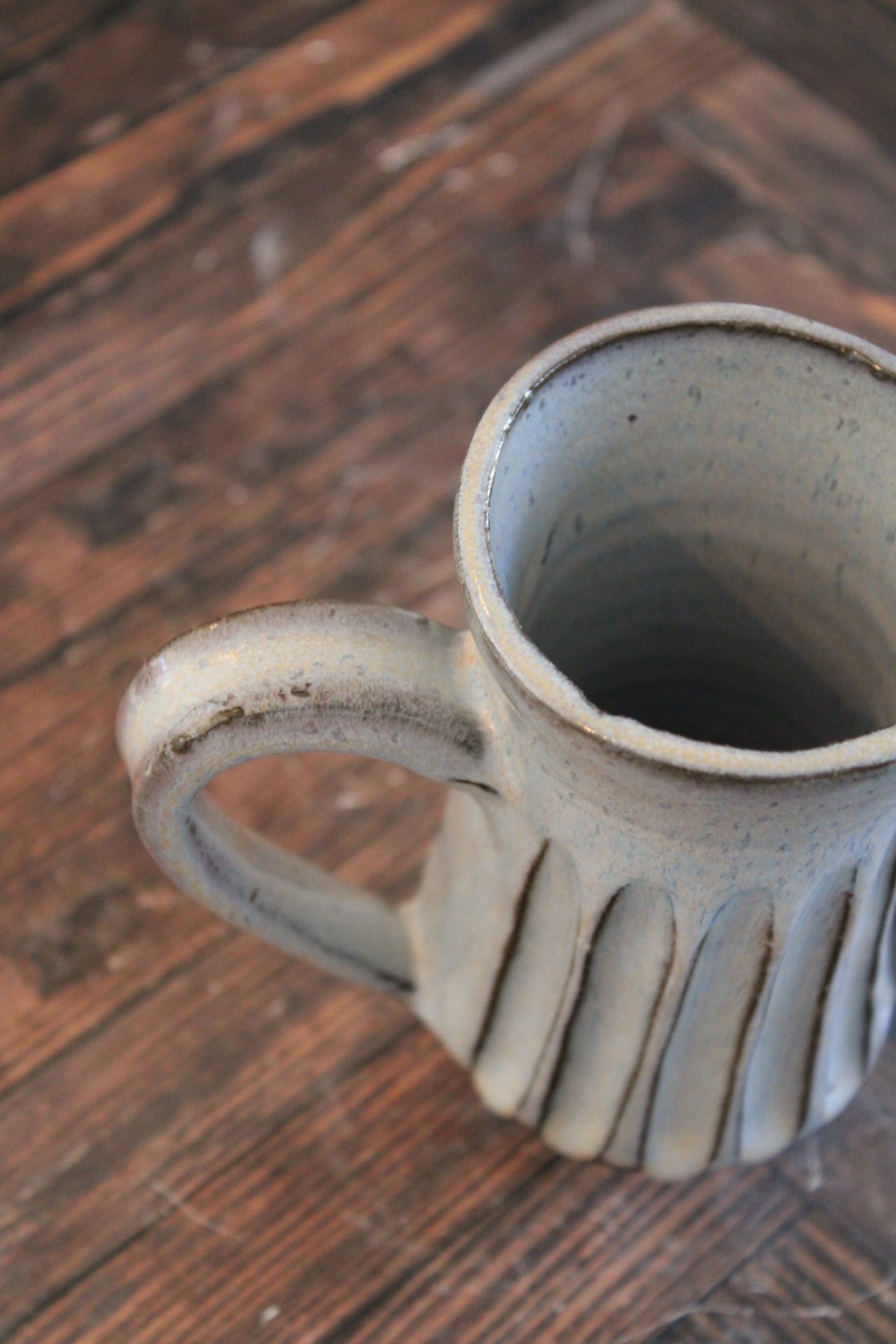 Snowy Thick Lines Carved Mug