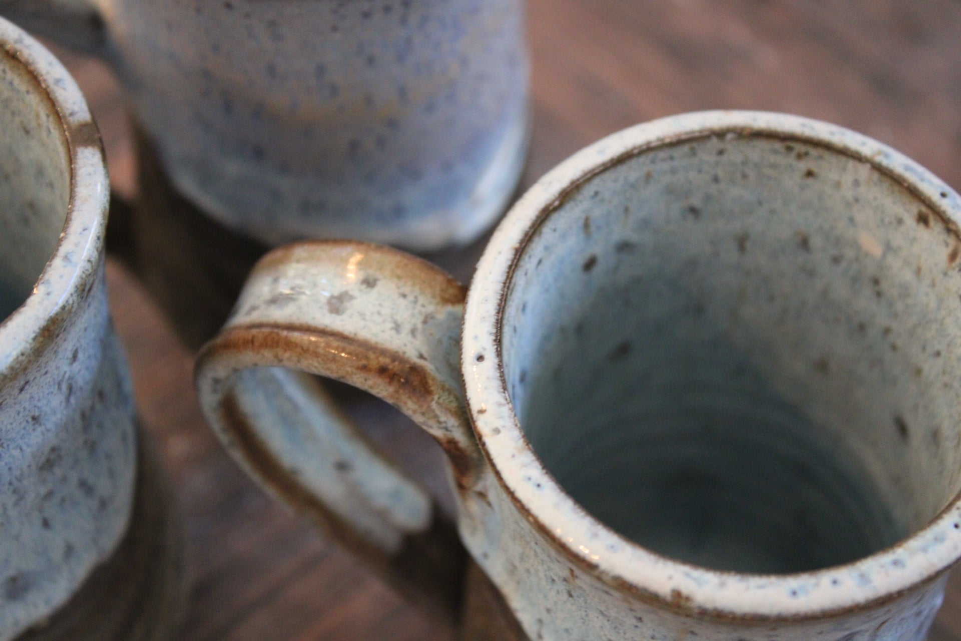 Snowy Wave Carved Mugs