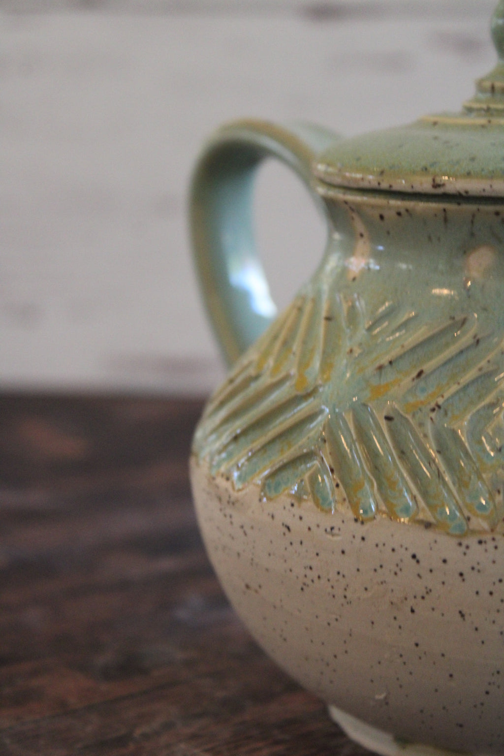 Sea Foam Criss Cross Tea Pot