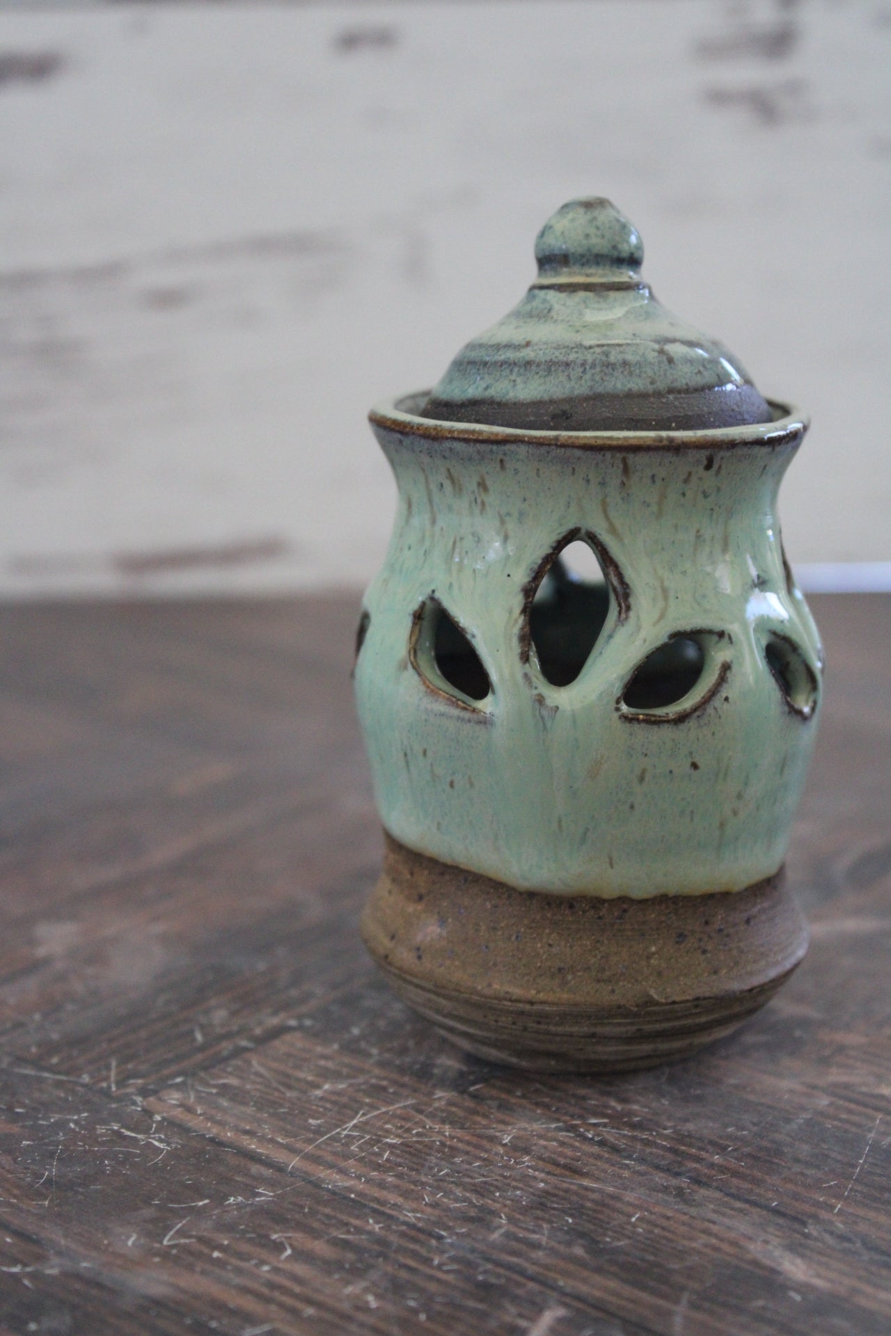 Foam on Buff Incense Burner