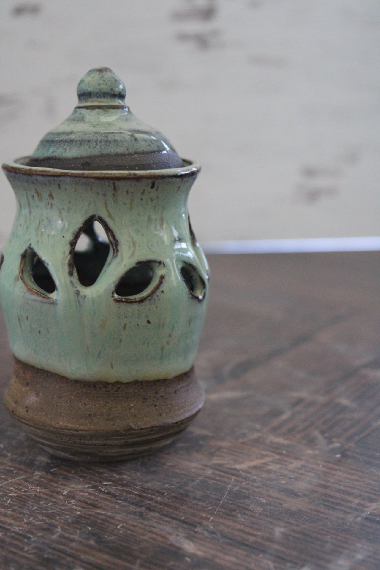 Foam on Buff Incense Burner