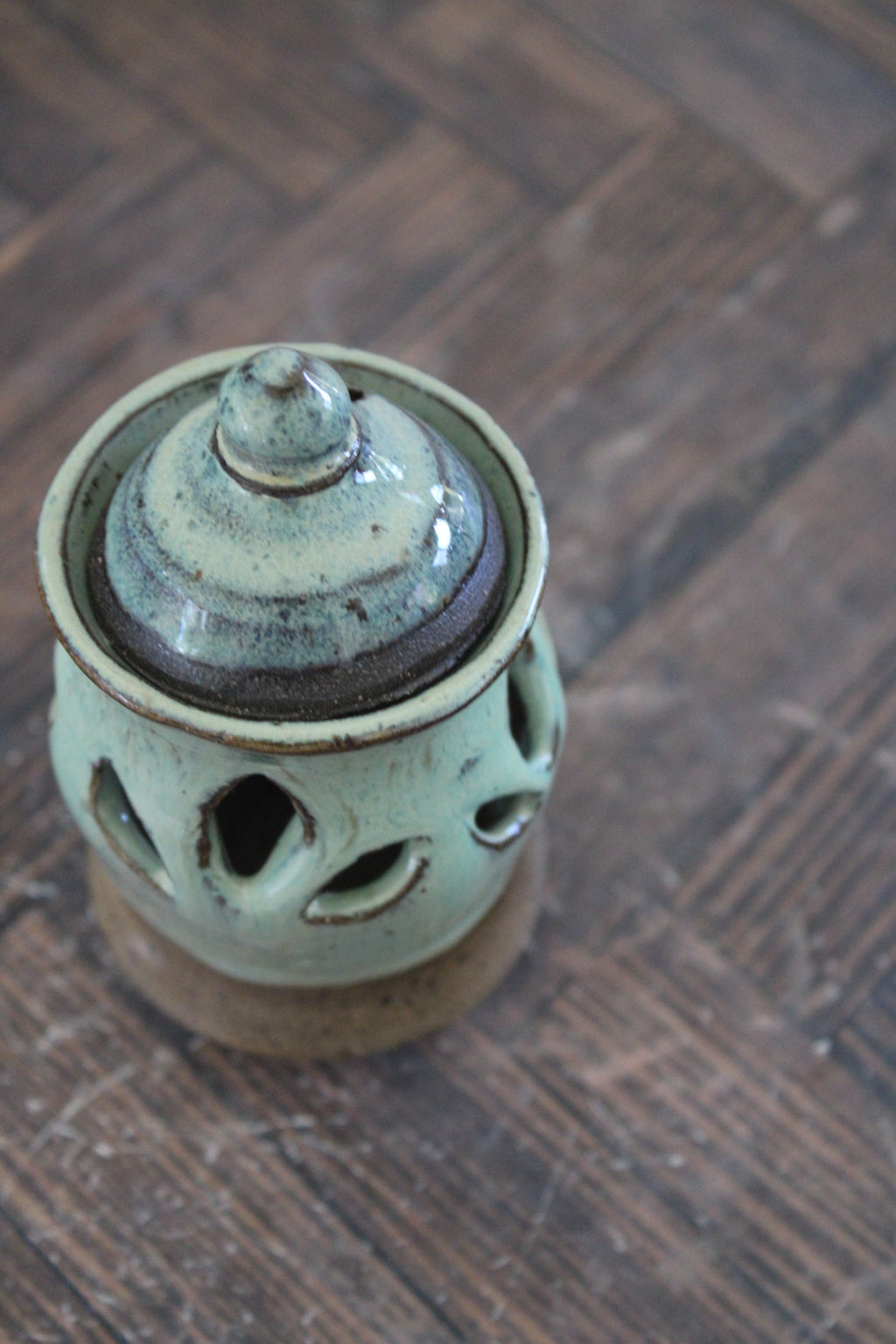 Foam on Buff Incense Burner
