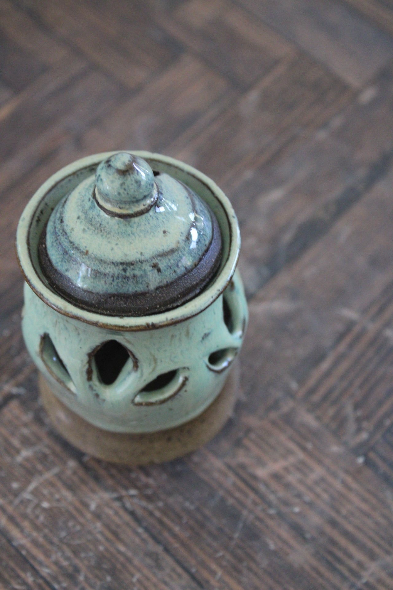 Foam on Buff Incense Burner