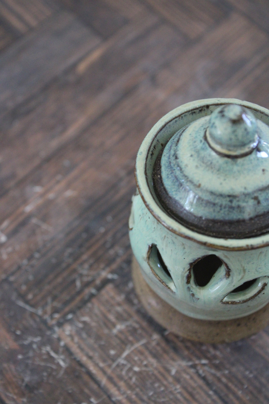 Foam on Buff Incense Burner