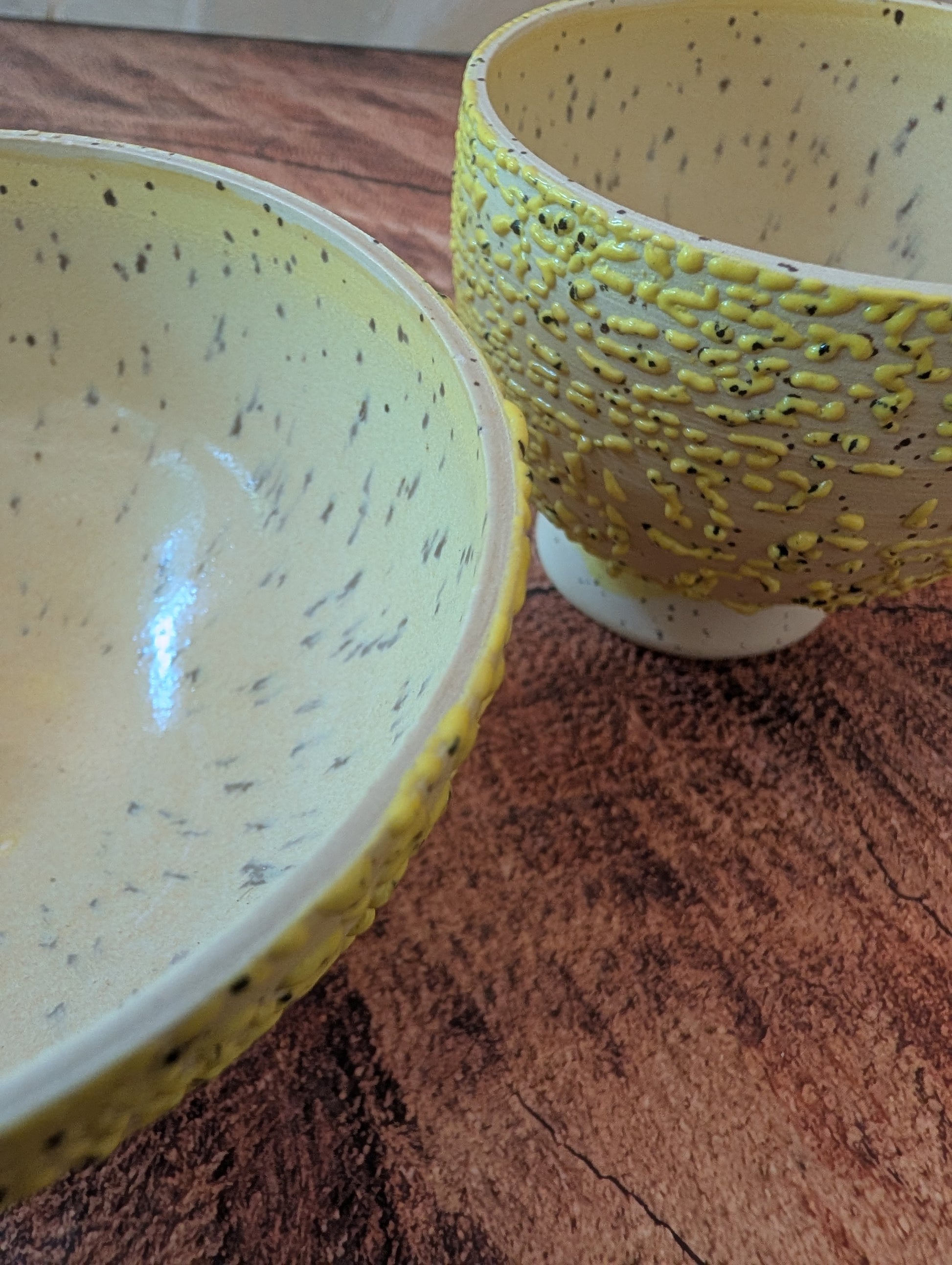Trypophobia Canary Pedestal Matcha Set