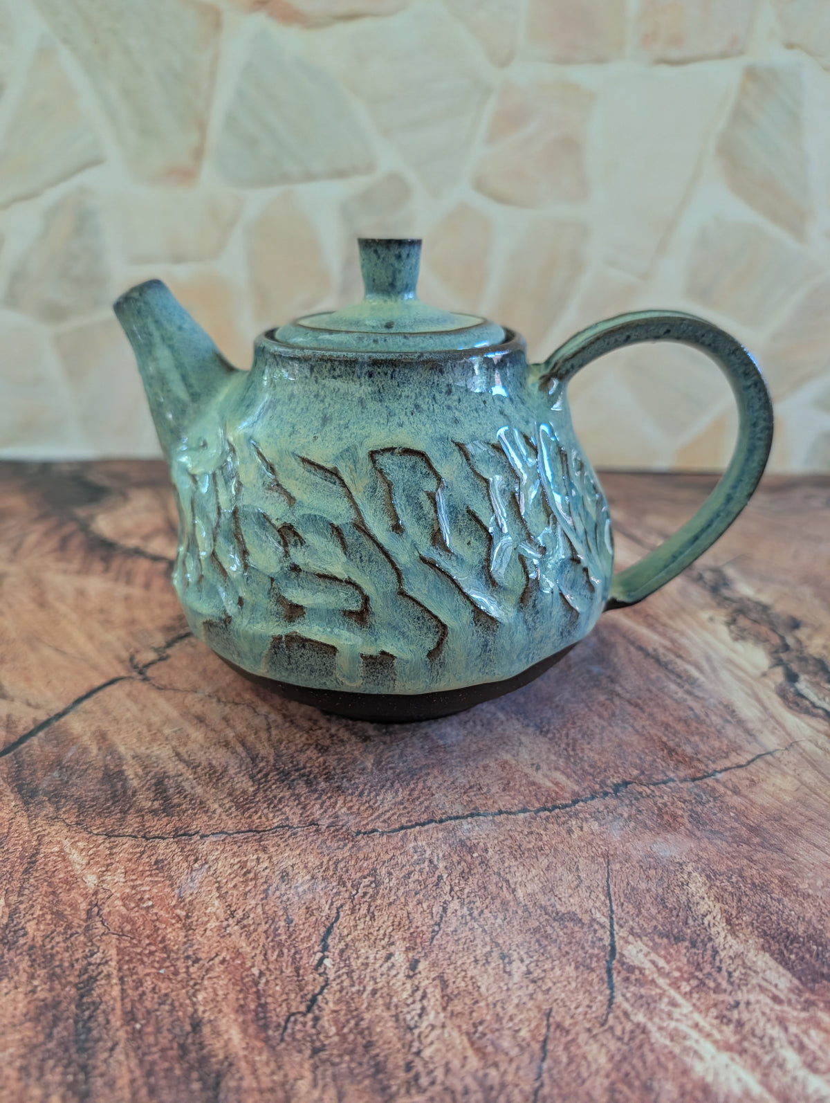 Large Sea Foam On the Rocks Tea Pot