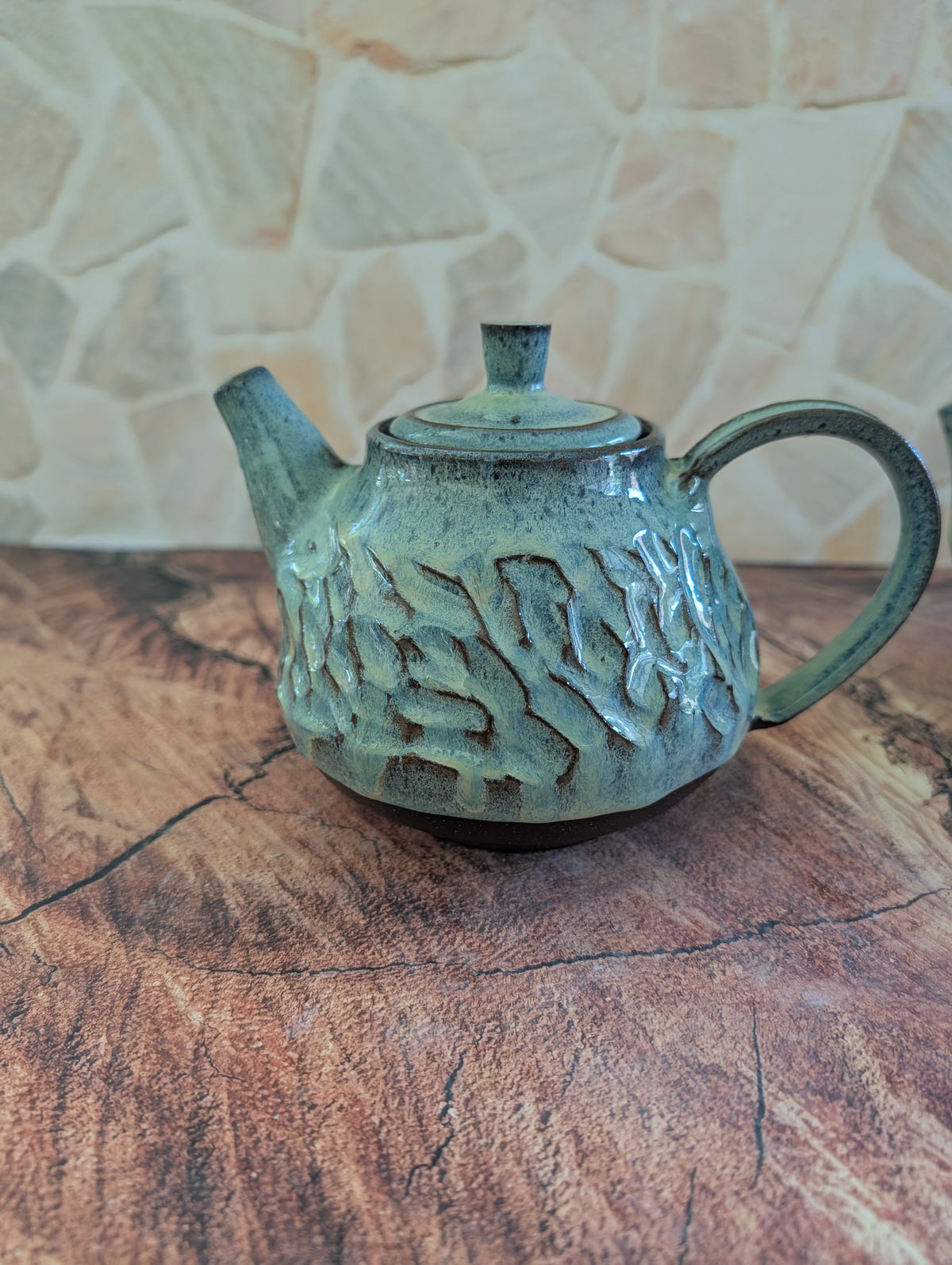 Large Sea Foam On the Rocks Tea Pot
