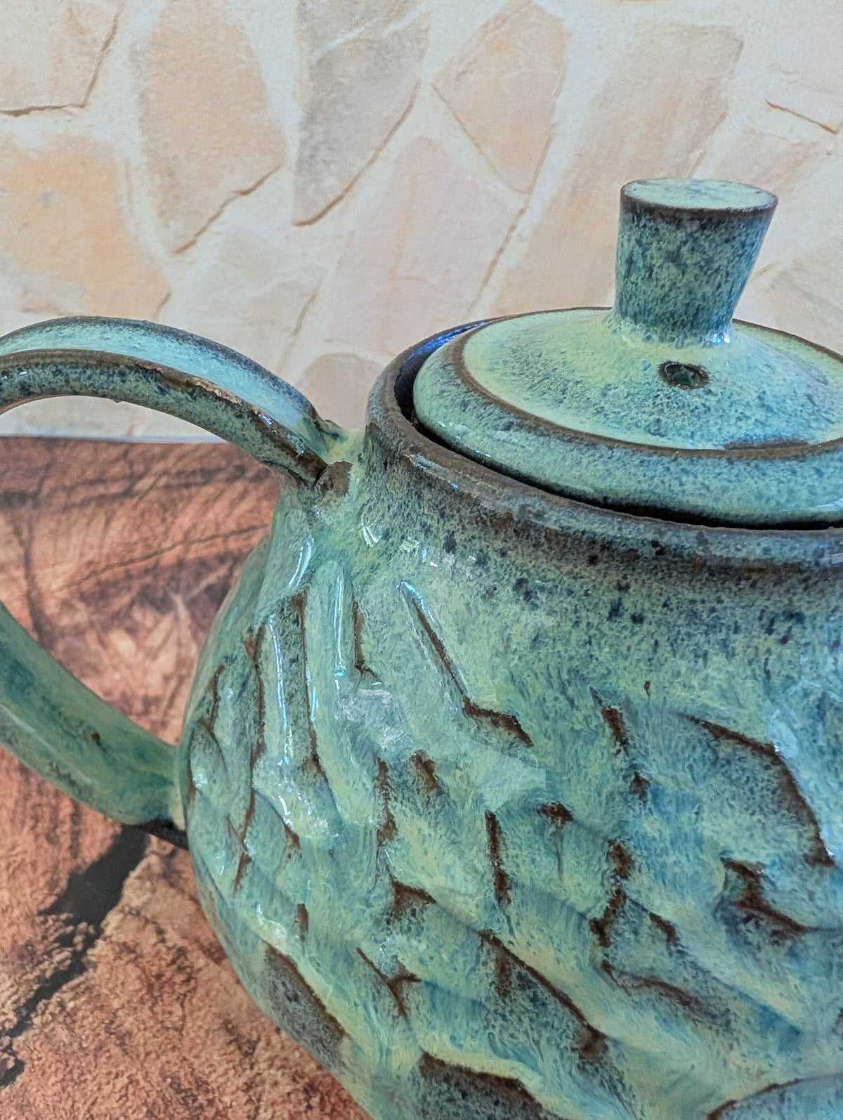 Large Sea Foam On the Rocks Tea Pot