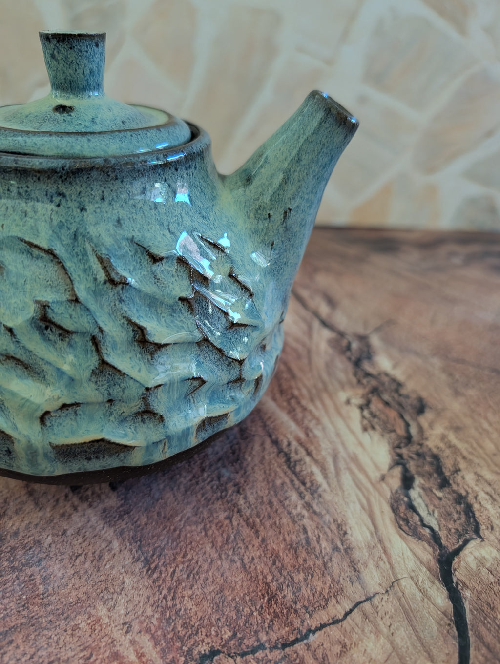 Large Sea Foam On the Rocks Tea Pot