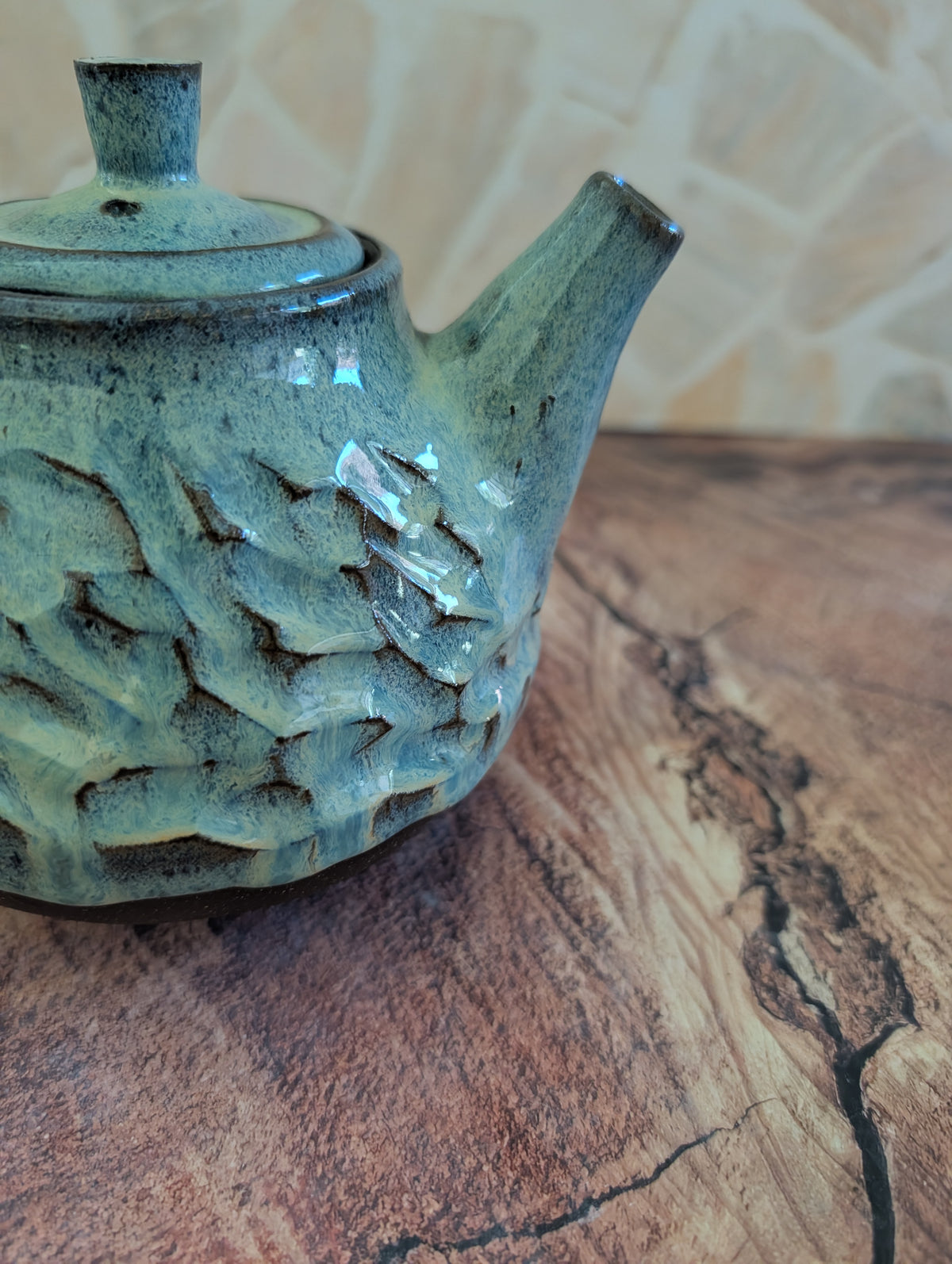 Large Sea Foam On the Rocks Tea Pot