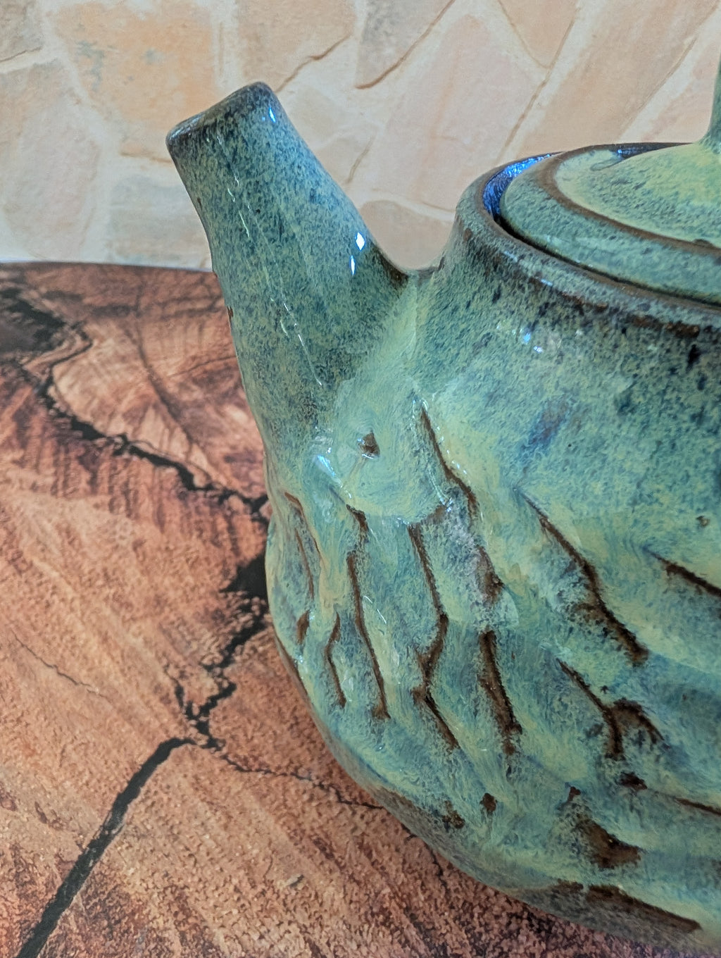 Large Sea Foam On the Rocks Tea Pot