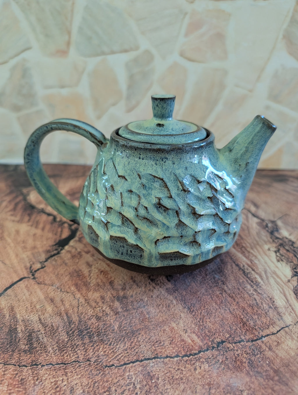 Large Sea Foam On the Rocks Tea Pot