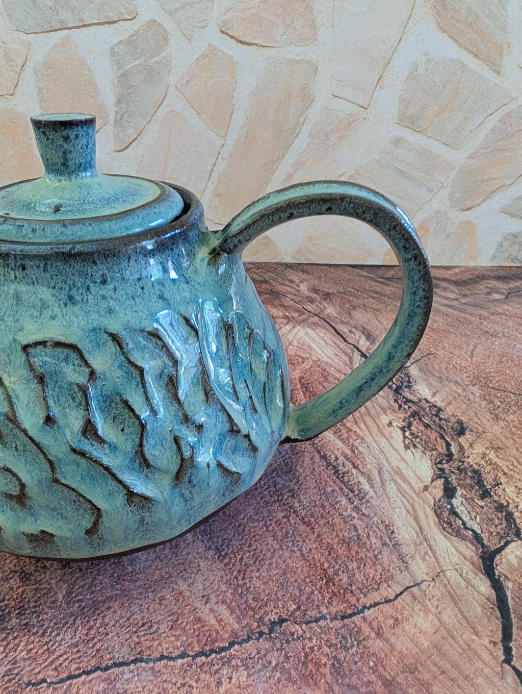Large Sea Foam On the Rocks Tea Pot
